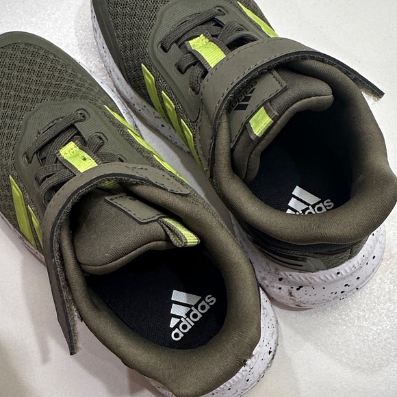 Kids Green Adidas Shoes - Picture 4 of 5